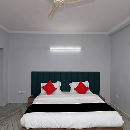 Готель Super Capital O Esscon House Near Payal Cinema Ґурґаон Екстер'єр фото